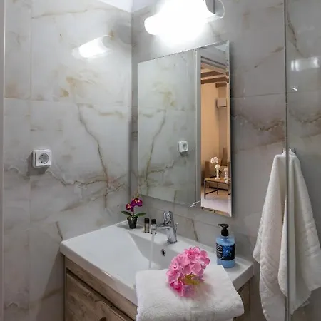 Elite & Maisonettes * Lefkada City