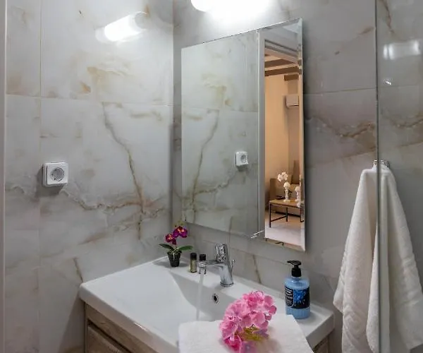 Elite & Maisonettes * Lefkada City